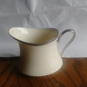 Lenox solitaire creamer cup